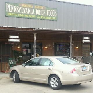 This Amish Market In Texas Bakes From-Scratch Pies And Pastries Locals Swear By