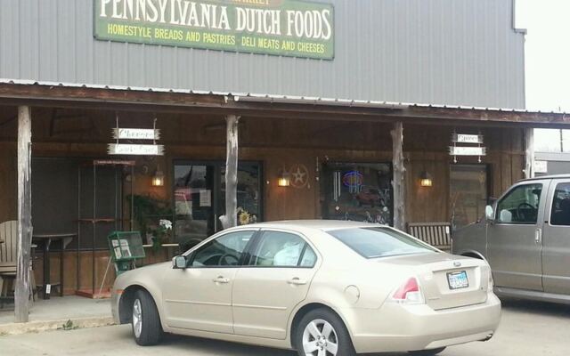 This Amish Market In Texas Bakes From-Scratch Pies And Pastries Locals Swear By