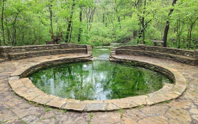 Flowing Freely Since 1954, This Roadside Oklahoma Spring Draws Locals Filling Jug After Jug