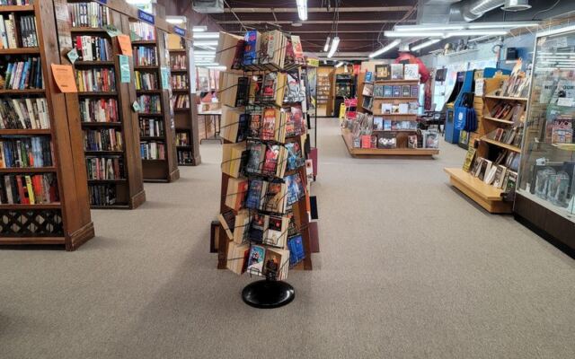 This Warehouse-Sized Oklahoma Used Bookstore Is So Enormous You’ll Lose A Whole Afternoon Between Its Shelves