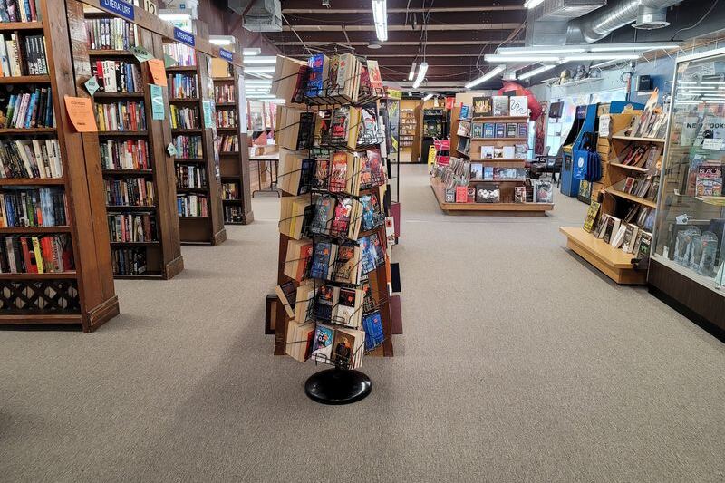 This Warehouse-Sized Oklahoma Used Bookstore Is So Enormous You’ll Lose A Whole Afternoon Between Its Shelves