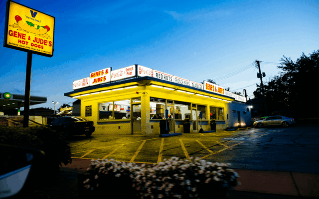 This Modest Illinois Hot Dog Stand Still Packs In Loyal Fans For Its Snappy Dogs