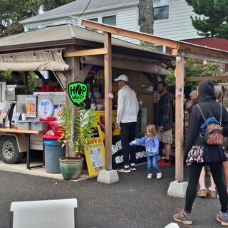 This Oregon Coast Hot Dog Stand Serves an Authentic Chicago Dog That Locals Treat Like a Hidden Gem
