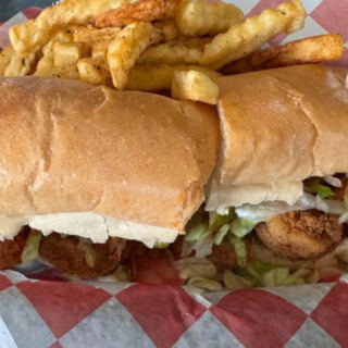 This Chicago Restaurant Goes Full New Orleans With Fried Chicken, Po’ Boys, and Beignets