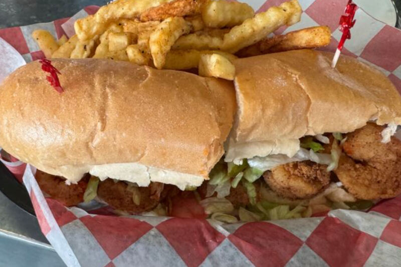 This Chicago Restaurant Goes Full New Orleans With Fried Chicken, Po’ Boys, and Beignets
