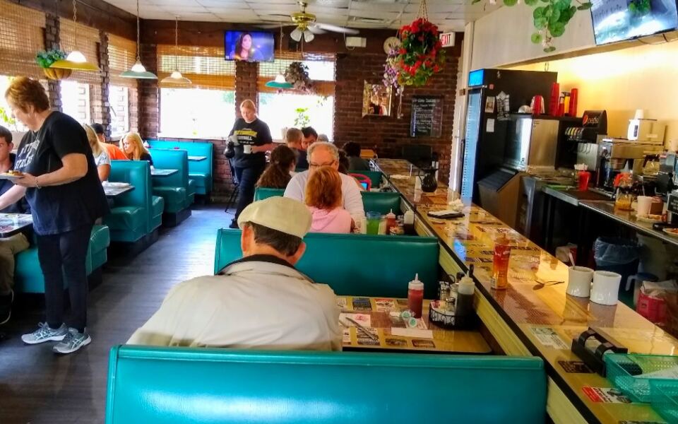 This Longtime Pittsburgh Diner Serves Classic Breakfasts and Homestyle Meals Without the Fuss