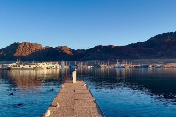 This Nevada Marina Hangout Floats on Lake Mead With a Dock Walk to Feed the Fish