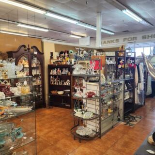 This Sprawling Texas Antique Mall Takes Half a Day to Explore Booth After Booth of Vintage Finds