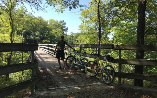 7 Illinois Bike Trails That Roll Through Woods, Meadows, And Sweet Stops Along The Way