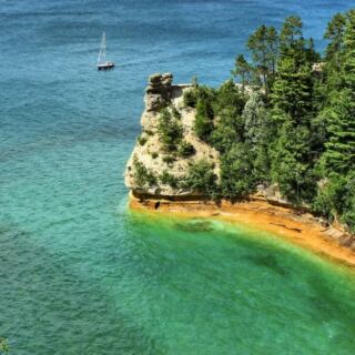 16 U.S. Lakes With Hidden Stories Beneath Their Beautiful Waters