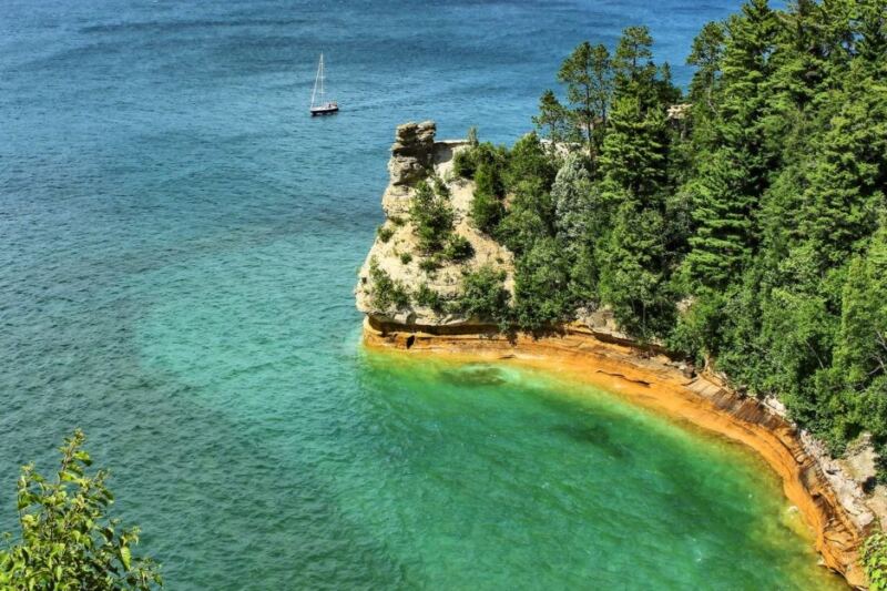 16 U.S. Lakes With Hidden Stories Beneath Their Beautiful Waters