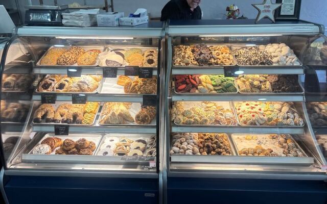 This North Carolina Italian Bakery Rolls Cannoli So Good You’ll Never Save One for Later