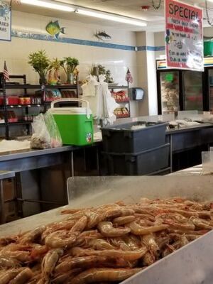 This Texas Seafood Market Cleans Your Gulf Snapper And Shrimp Right At The Counter