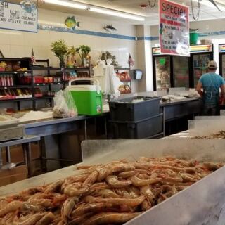 This Texas Seafood Market Cleans Your Gulf Snapper And Shrimp Right At The Counter