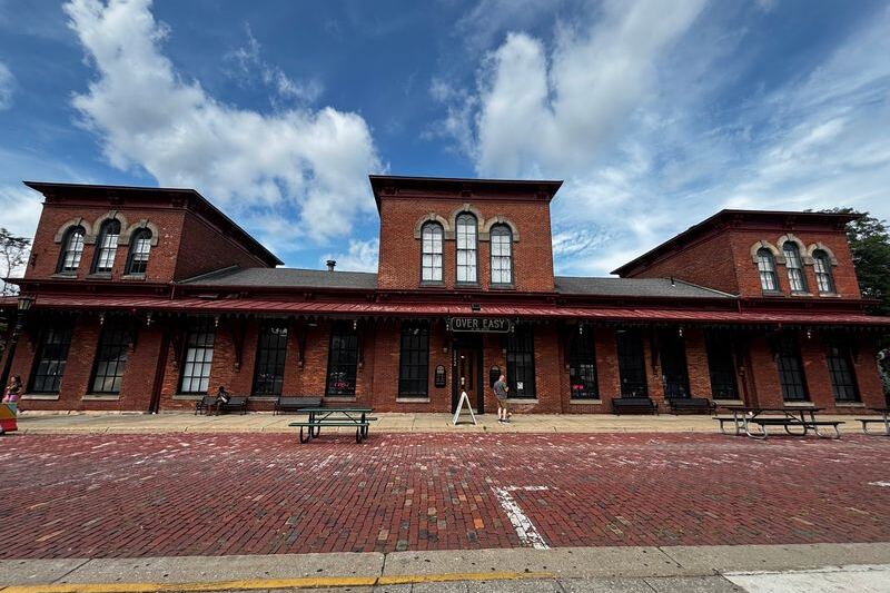 This Ohio Restaurant Turned An Old Train Depot Into A Dining Room You Have To See
