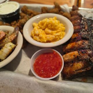 This Legendary Florida Bar Serves Baby Back Ribs Locals Say Are Worth Every Mile of the Drive
