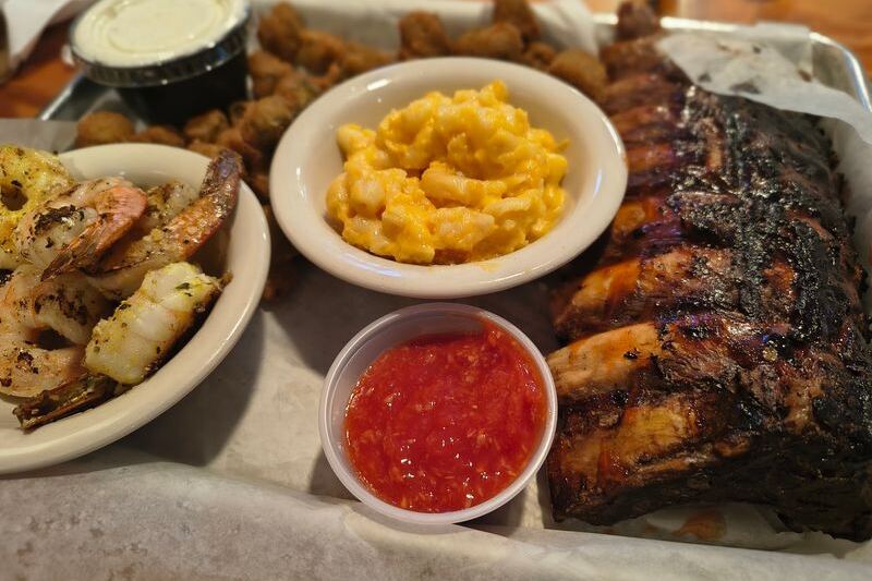 This Legendary Florida Bar Serves Baby Back Ribs Locals Say Are Worth Every Mile of the Drive