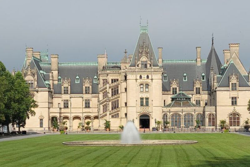 15 Places Across America Where You Can Explore Historic Plantations And Estates