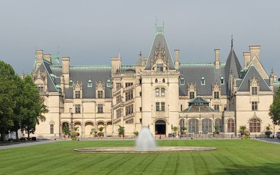 15 Places Across America Where You Can Explore Historic Plantations And Estates
