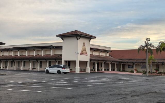 You’d Drive Right Past This Orlando Hindu Temple, but Its Striking Architecture and Serene Grounds Make It One of Florida’s Best-Kept Secrets