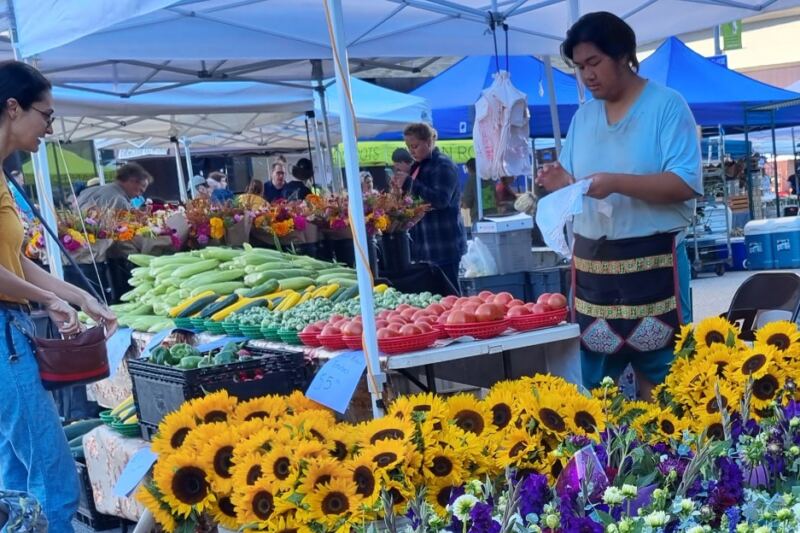 This Minnesota Farmers Market Has More Than 100 Local Farmers And Makers