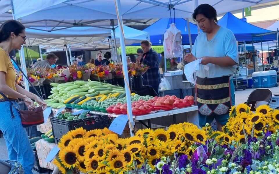 This Minnesota Farmers Market Has More Than 100 Local Farmers And Makers