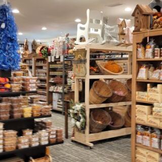 This Amish Store In South Carolina Bakes Bread, Pies, And Cookies So Fresh They’re Still Warm