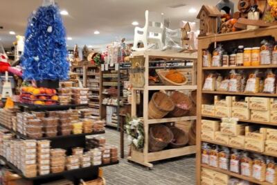 This Amish Store In South Carolina Bakes Bread, Pies, And Cookies So Fresh They’re Still Warm