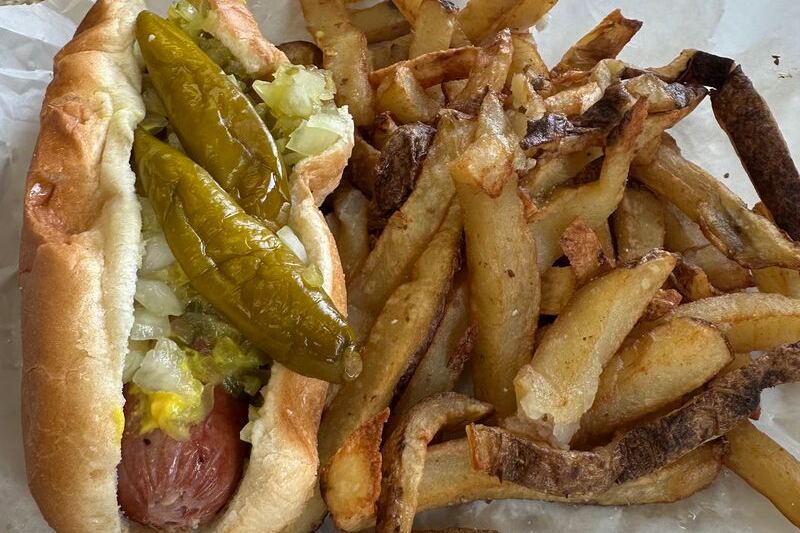 11 Illinois Hot Dog Stands That Nail The Chicago-Style Down To The Last Snap