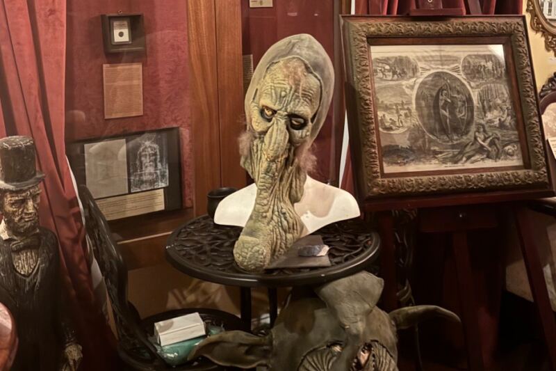 This New Jersey Museum Turns Ordinary Objects Into Eerie Stories You Lean In To Hear