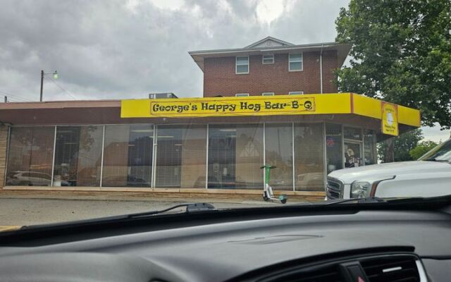 You Could Drive Right Past This Modest Oklahoma City BBQ Joint Where Pecan Smoke Hangs Over The Best Pulled Pork Around