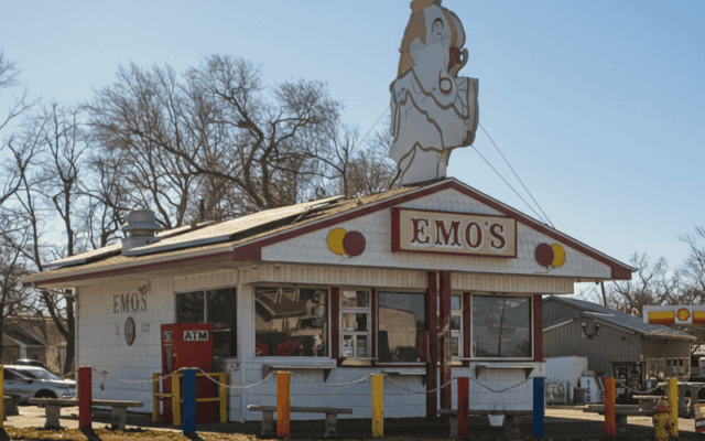 That Butter Pecan Scoop At This Tiny Peoria Stand Has Turned It Into A Local Landmark