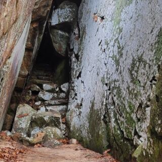 Spot Real Moonshine-Era Hideouts and Outlaw Lore Along Oklahoma’s Robbers Cave Trails This Fall