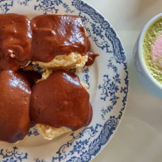 11 Arkansas Chocolate Gravy Breakfasts Worth Getting Up Early For