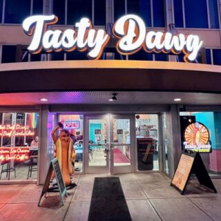 A Homesick Chicagoan Walked Into This Columbus Hot Dog Counter and Said Its Chicago Dog Tasted Like Home