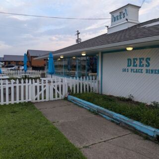 This Ohio Diner Feels Like Stepping Straight Back Into The 1950s