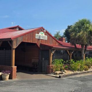 Hudson’s Smokehouse in Lexington, South Carolina Serves Brisket and Ribs Pulled Straight From the Pit