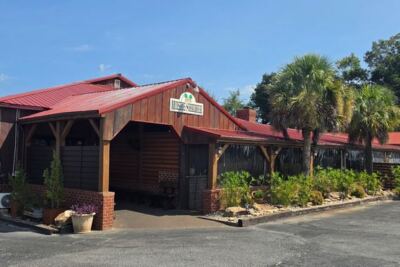 Hudson’s Smokehouse in Lexington, South Carolina Serves Brisket and Ribs Pulled Straight From the Pit