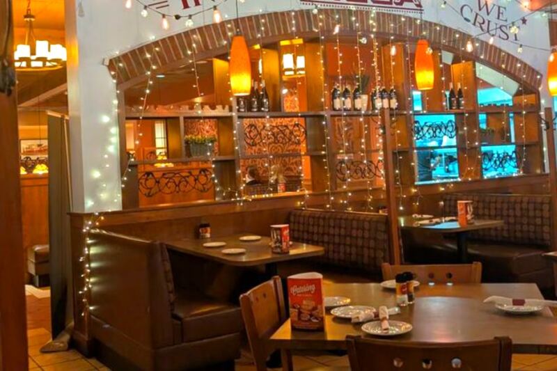 This Popular Spot Wins Fans with Brick-Oven Favorites and Classic Italian Fare