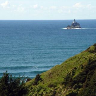 This Oregon Coastal Lighthouse Holds a Quiet Secret Curious Visitors Detour Miles to Uncover