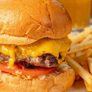This No-Frills Tennessee Diner Has Been Serving The Same Legendary Burger Since 1927