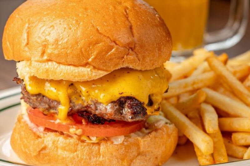This No-Frills Tennessee Diner Has Been Serving The Same Legendary Burger Since 1927