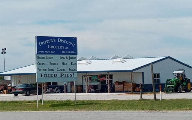 At This Rural Oklahoma Discount Grocery, You’ll Find 18 Fresh Eggs for About Five Bucks and Deals That Sound Like a Mistake