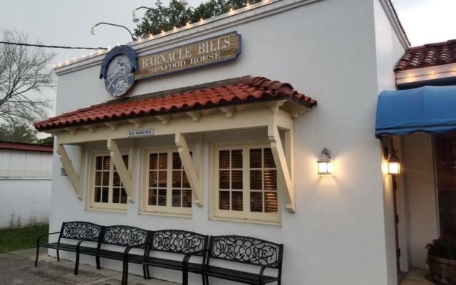A Humble St. Augustine Shack in Florida Fries the South’s Most Legendary Shrimp