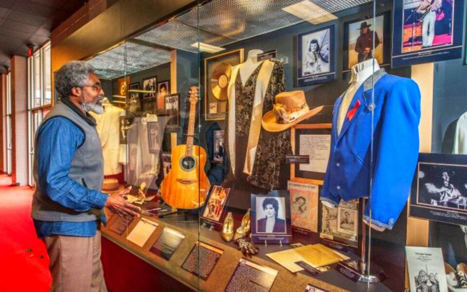 12 Arkansas Music Landmarks Connected to Johnny Cash, Elvis, and the Delta Sound