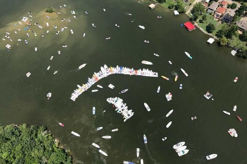 This Boat-Access Sandbar On Tennessee’s Old Hickory Lake Turns Into A Floating Party Every Weekend