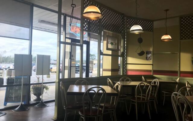 This No-Frills North Carolina Sub Shop Doesn’t Look Like Much, but Locals Swear Its Italian Sub Is the Best in Town