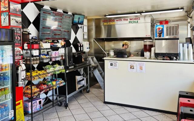 This Tiny New Jersey Roadside Spot Serves Hot Dogs Worth Pulling Over For