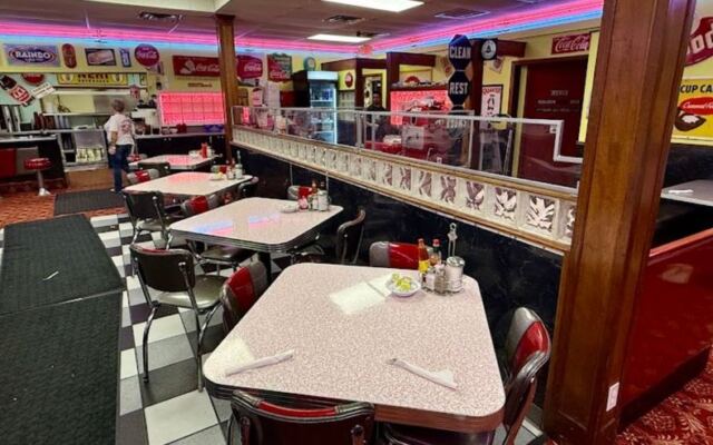10 Family-Owned Oklahoma Restaurants Where Twenty Dollars Still Buys A Feast