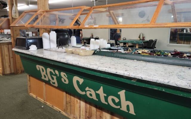 People Drive an Hour to This Kingston, Oklahoma Spot for All-You-Can-Eat Catfish